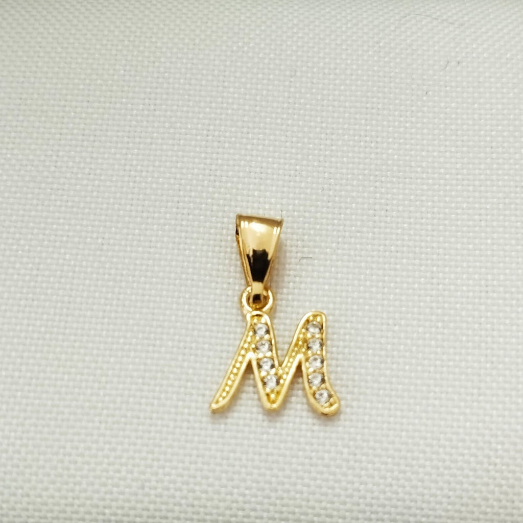 Dije letra M 1.4CM 0.42GR ID: 1003