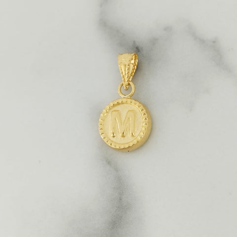 Dije Letra M Diamantada 1.5cm / 0.61/gr ID: 3073