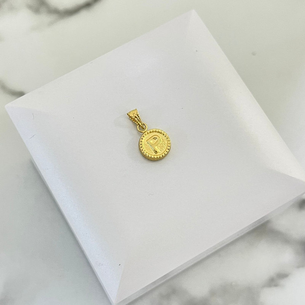 Dije Letra P Diamantada 1.5cm / 0.55/gr ID: 3069