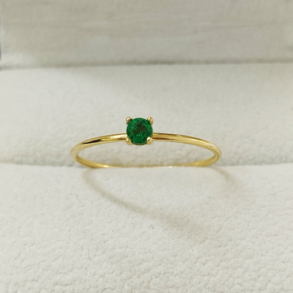 Anillo Solitario Esmeralda 0.067 cts 3mm 0.82/gr Oro Amarillo Talla 6 1/2 ID: 3164