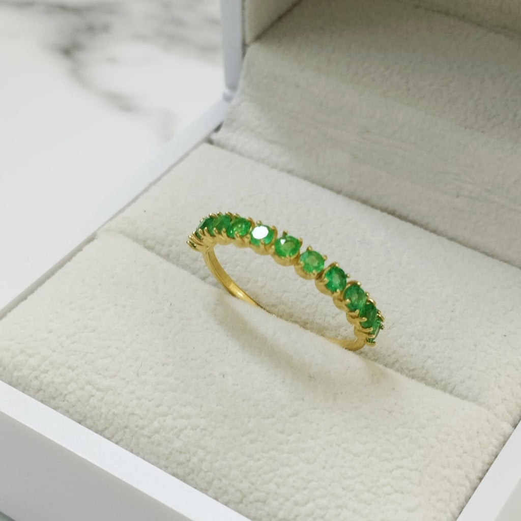 Anillo Cintillo 11 Esmeraldas de 2.65mm, 0.56 cts, 1.68/gr Oro Amarillo Talla 7 1/2 ID: 3165