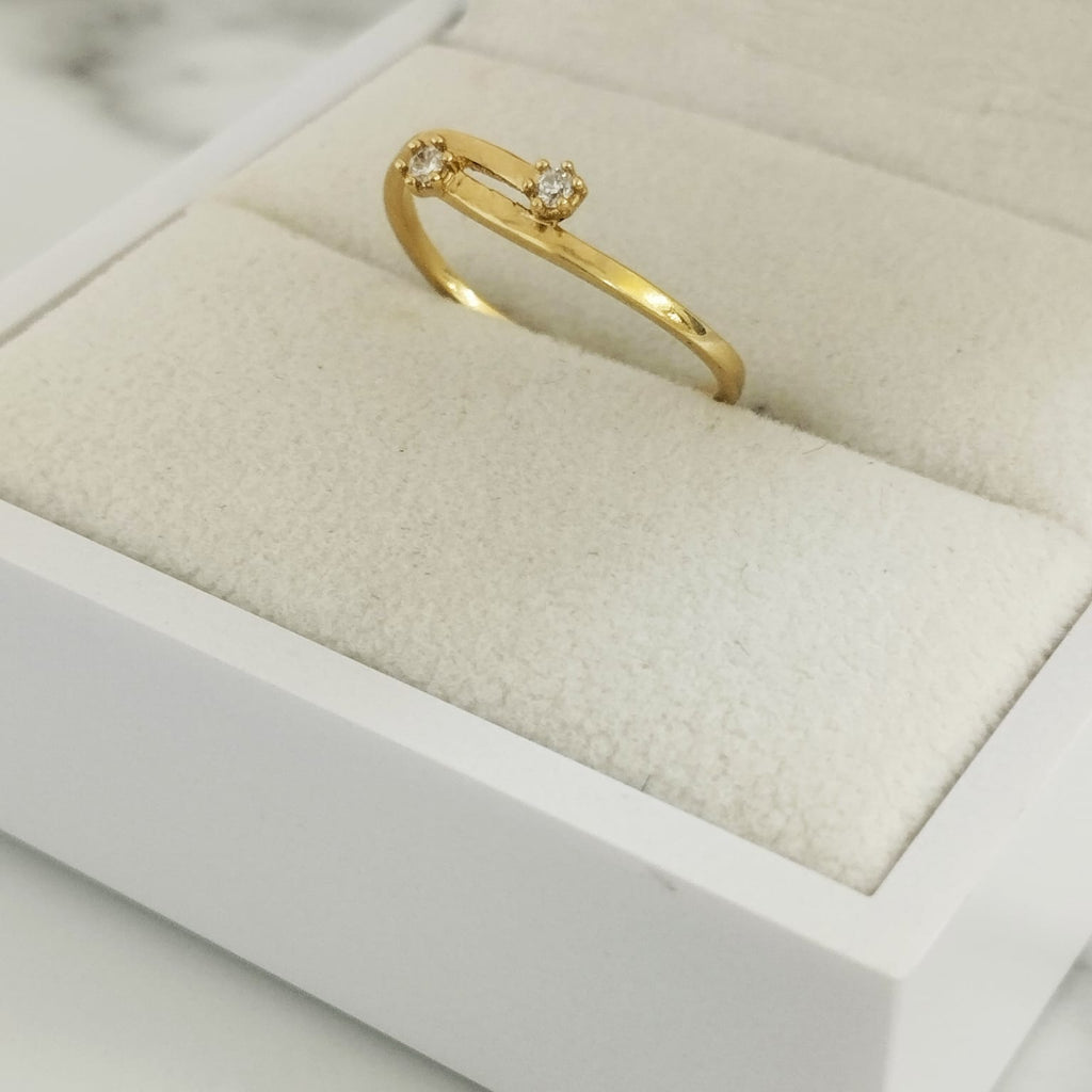Anillo cruzado Con Circones T6½ /1.23/gr ID: 258