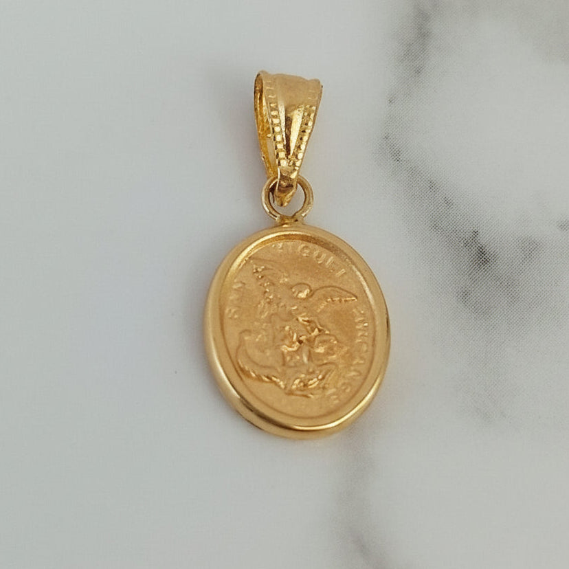 Dije San Miguel Arcangel Oro amarillo 18k 2cm /0.9/ gr ID: 1053