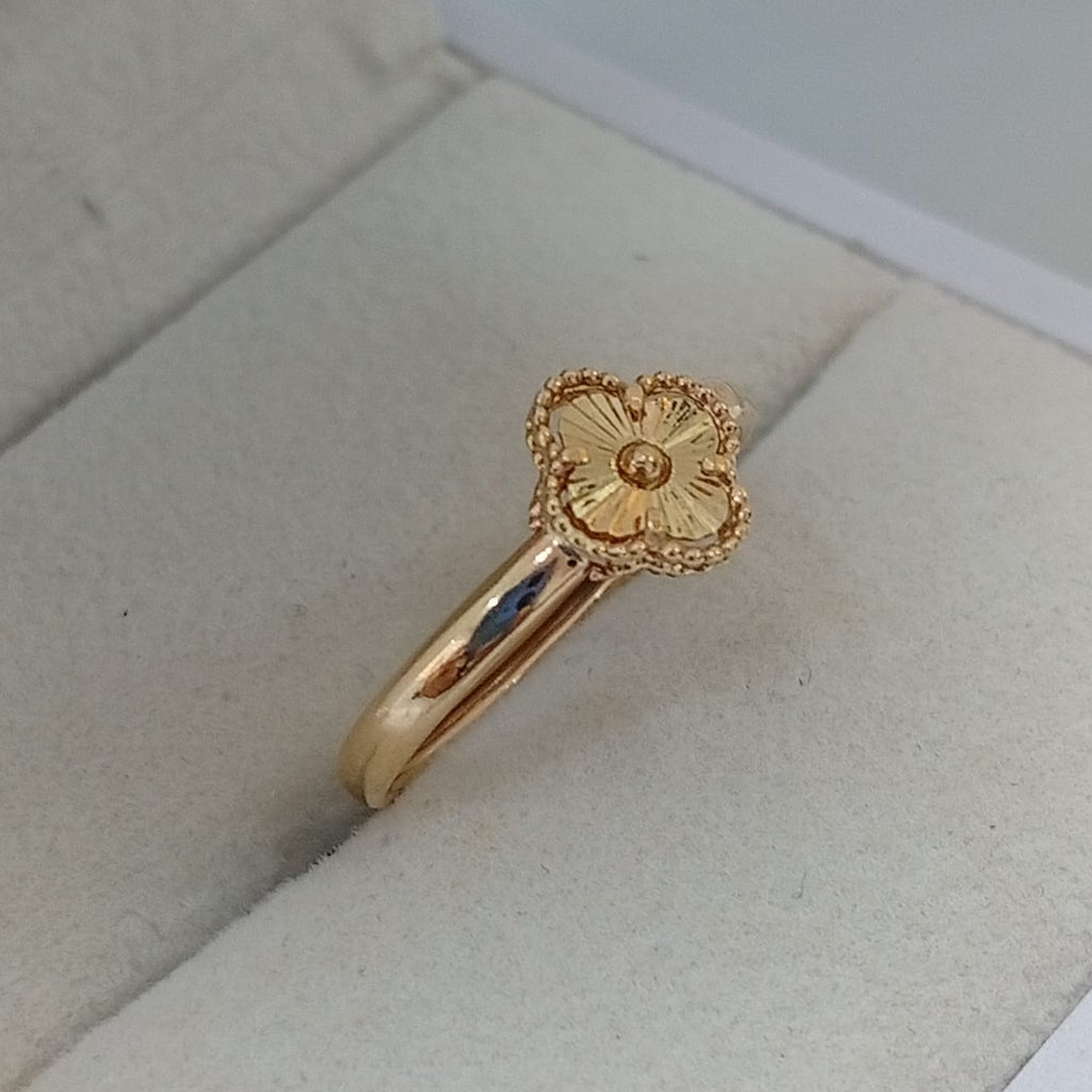 Anillo Trebol Diamantado T5 1/2 /0.95/gr ID: 1085