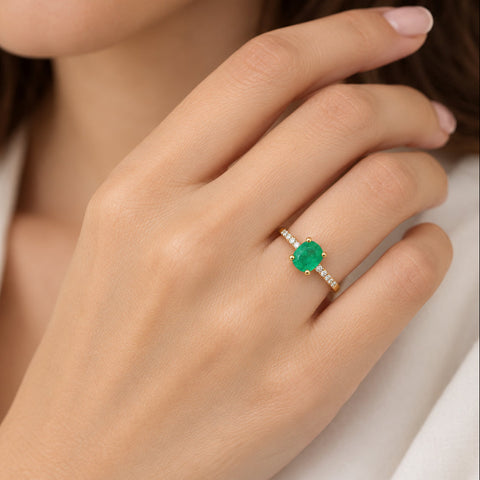 Anillo Ovalado Esmeralda 0.38ct y Diamante 0.07ct 1.41gr T6 1/2 ID: 1202